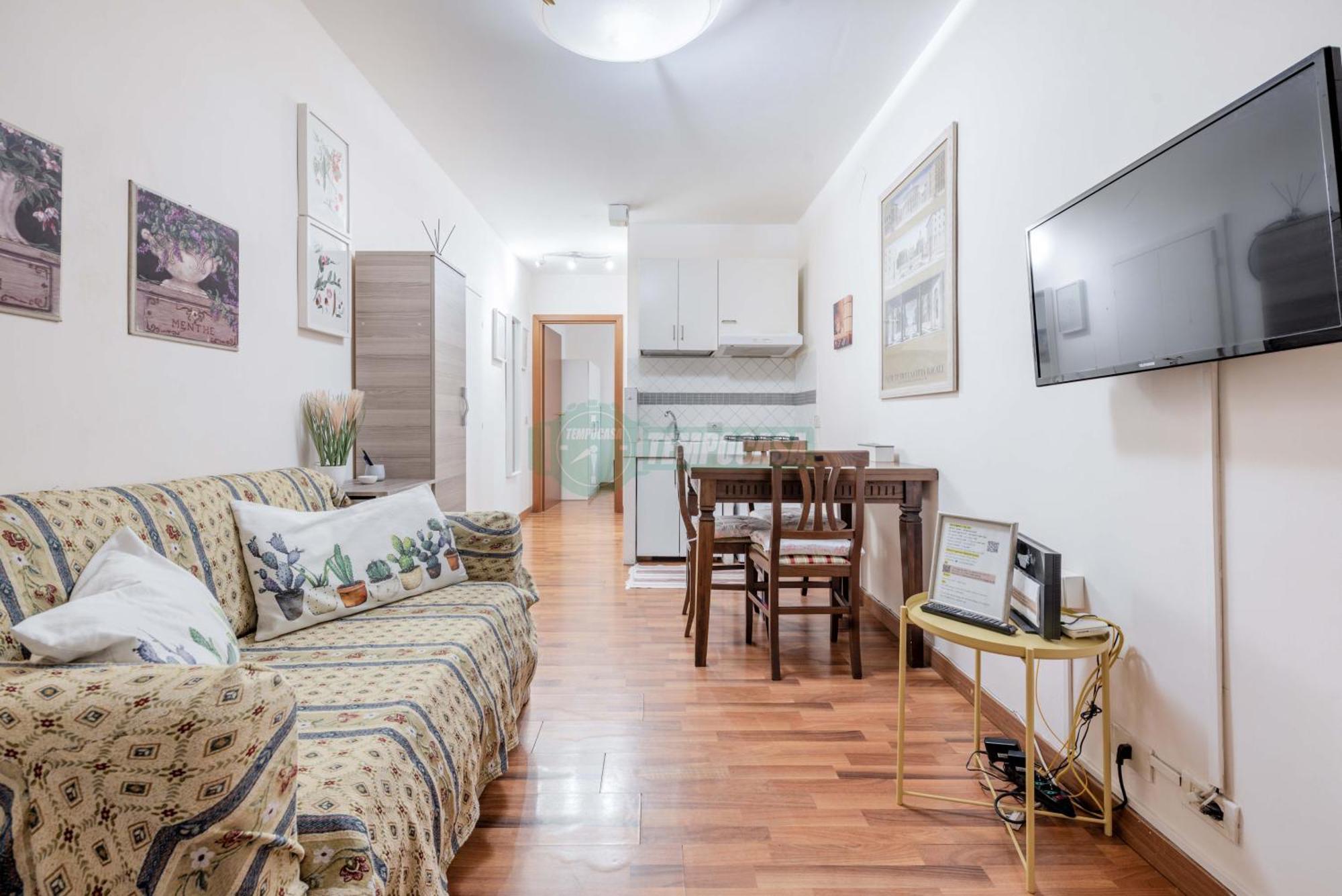 Daniela, Pied-A-Terre Al Vaticano, Rome